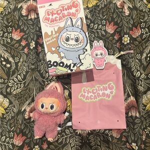 PopMart Exciting Macaron Labubu Lychee Berry